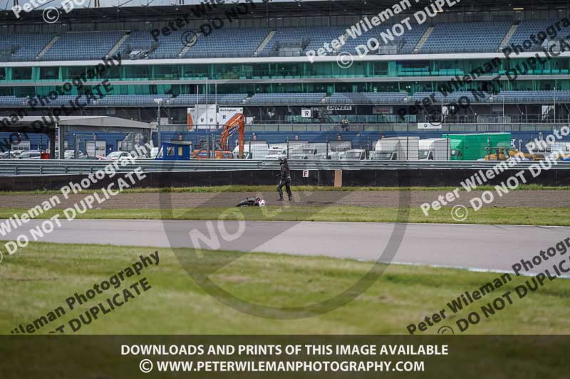 Rockingham no limits trackday;enduro digital images;event digital images;eventdigitalimages;no limits trackdays;peter wileman photography;racing digital images;rockingham raceway northamptonshire;rockingham trackday photographs;trackday digital images;trackday photos